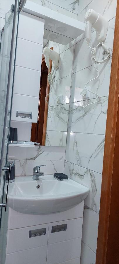 Vila Mina Kaludjerske Bare Luaran gambar