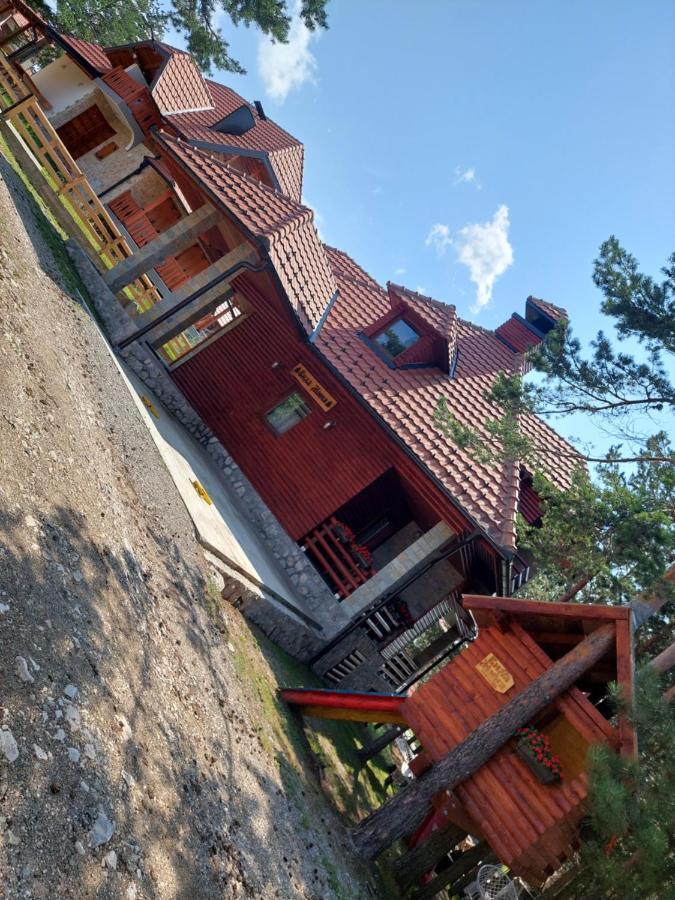 Vila Mina Kaludjerske Bare Luaran gambar