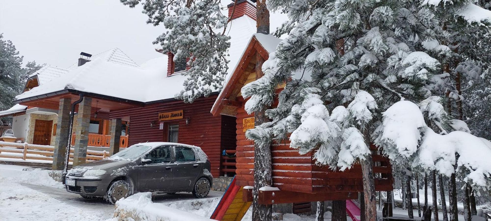Vila Mina Kaludjerske Bare Luaran gambar