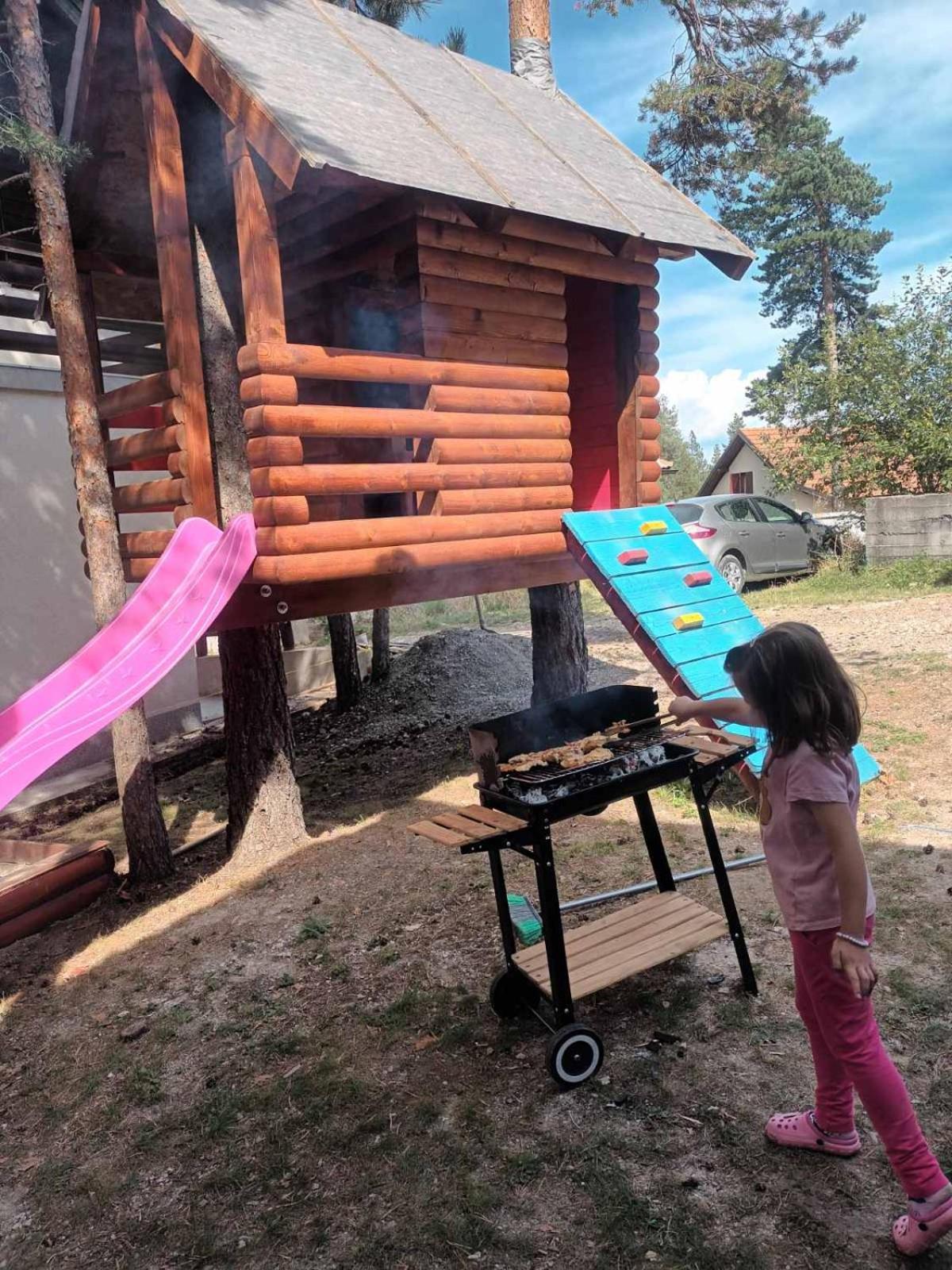 Vila Mina Kaludjerske Bare Luaran gambar