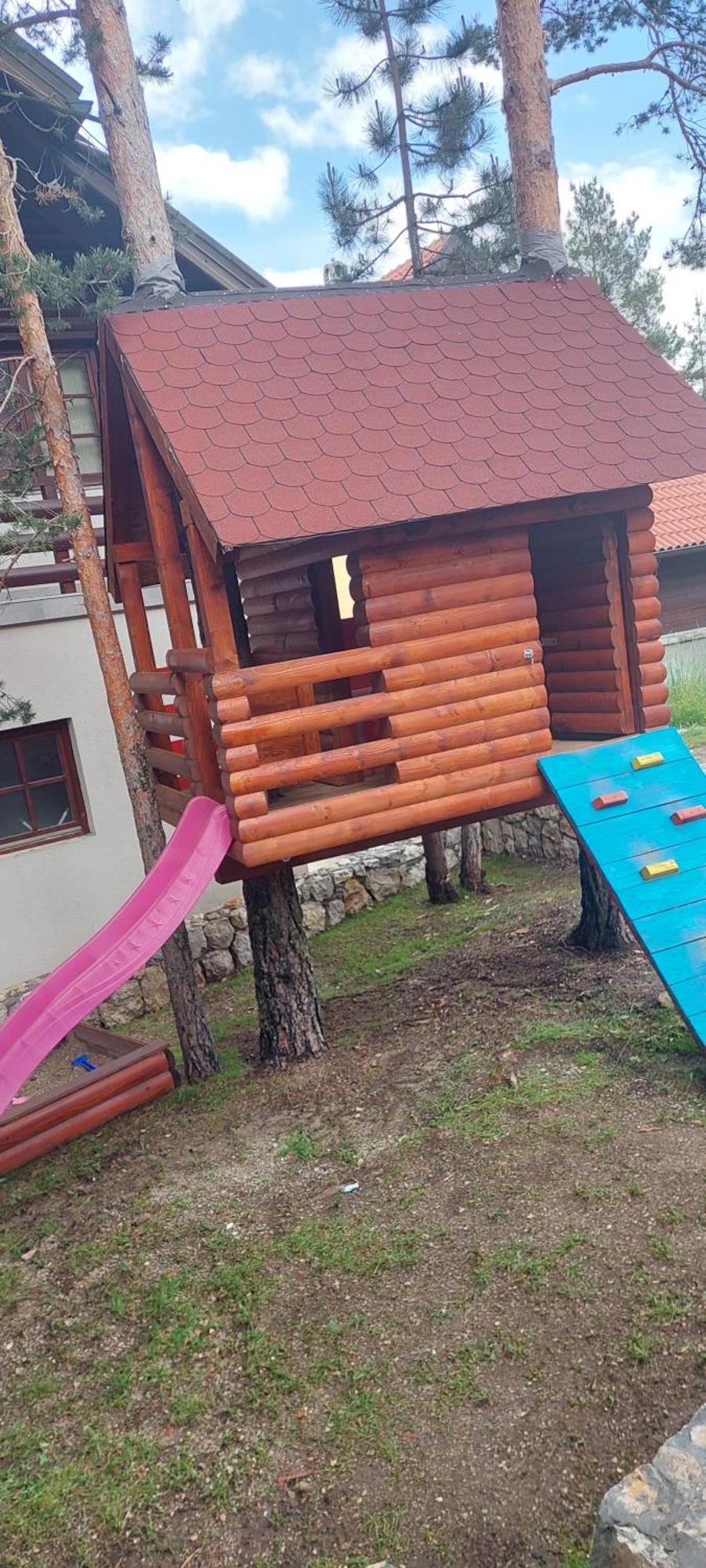 Vila Mina Kaludjerske Bare Luaran gambar